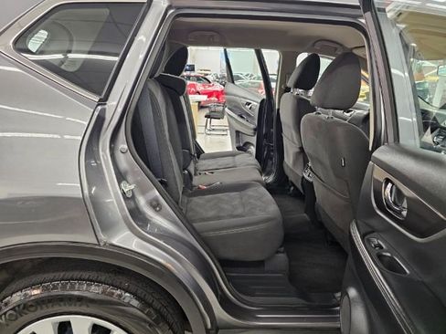 Used 2016 Nissan Rogue S image 31