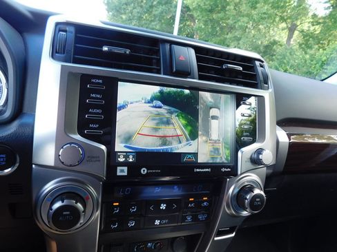 Used 2022 Toyota 4Runner Limited AWD/4WD image 11