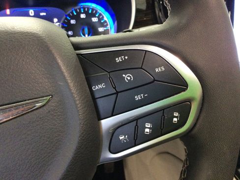 Used 2024 Chrysler Pacifica Limited w/ Trailer Tow Group image 26