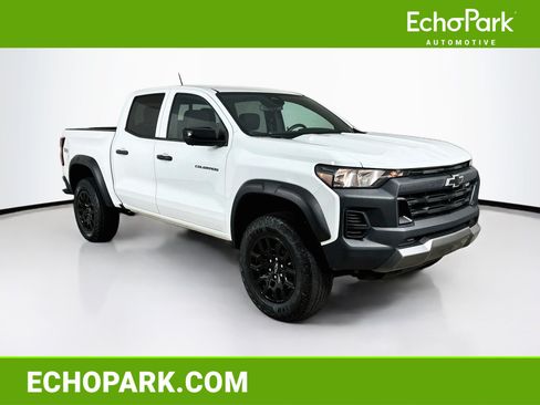 Used 2024 Chevrolet Colorado Trail Boss w/ Technology Package AWD/4WD image 1