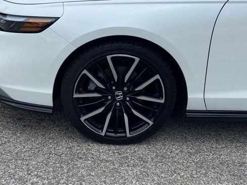 Used 2025 Honda Accord Touring image 11