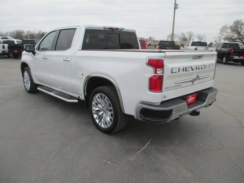 Used 2021 Chevrolet Silverado 1500 LTZ w/ LTZ Premium Package image 8