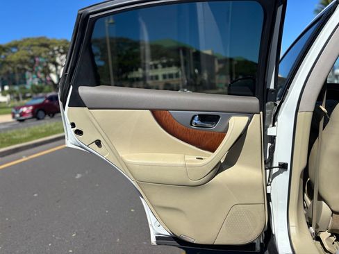 Used 2015 INFINITI QX70 AWD w/ Premium Package image 10