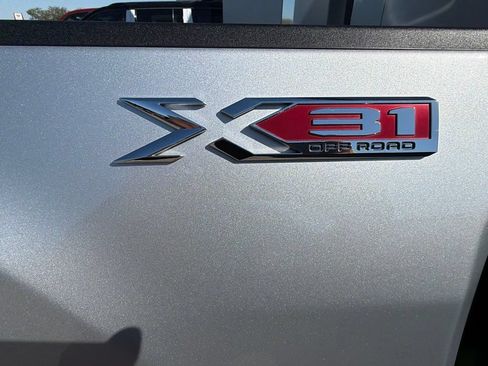 Used 2020 GMC Sierra 2500 SLE w/ SLE Value Package; AWD/4WD image 11