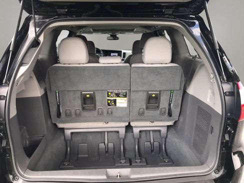 Used 2019 Toyota Sienna XLE AWD/4WD image 33