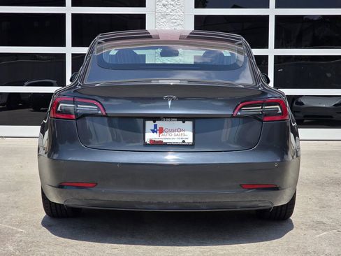 Used 2018 Tesla Model 3 Mid Range RWD image 6