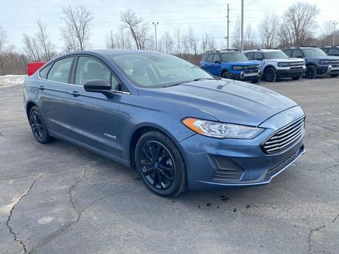 Used 2019 Ford Fusion SE image 10