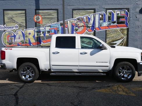 Used 2018 Chevrolet Silverado 1500 LTZ w/ Sport Package AWD/4WD image 18