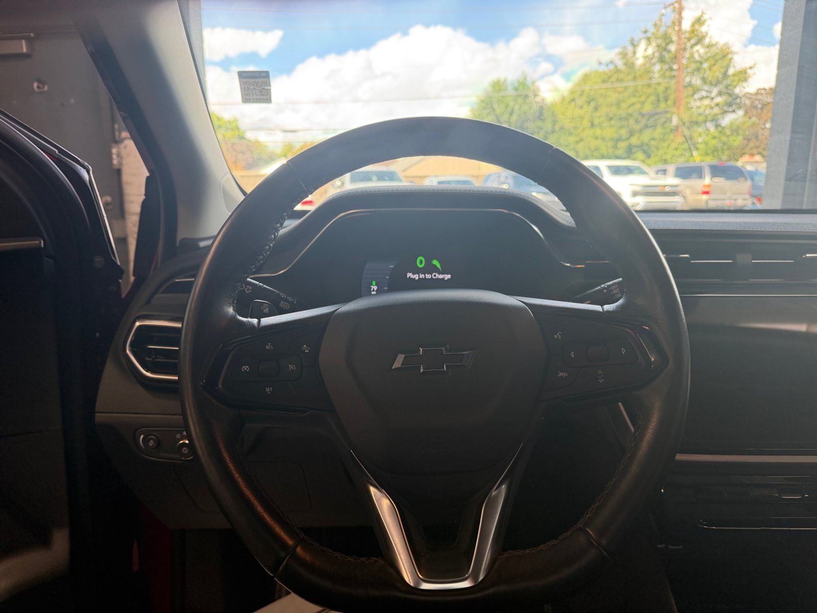 Used 2022 Chevrolet Bolt EUV LT w/ Convenience Package FWD image 9