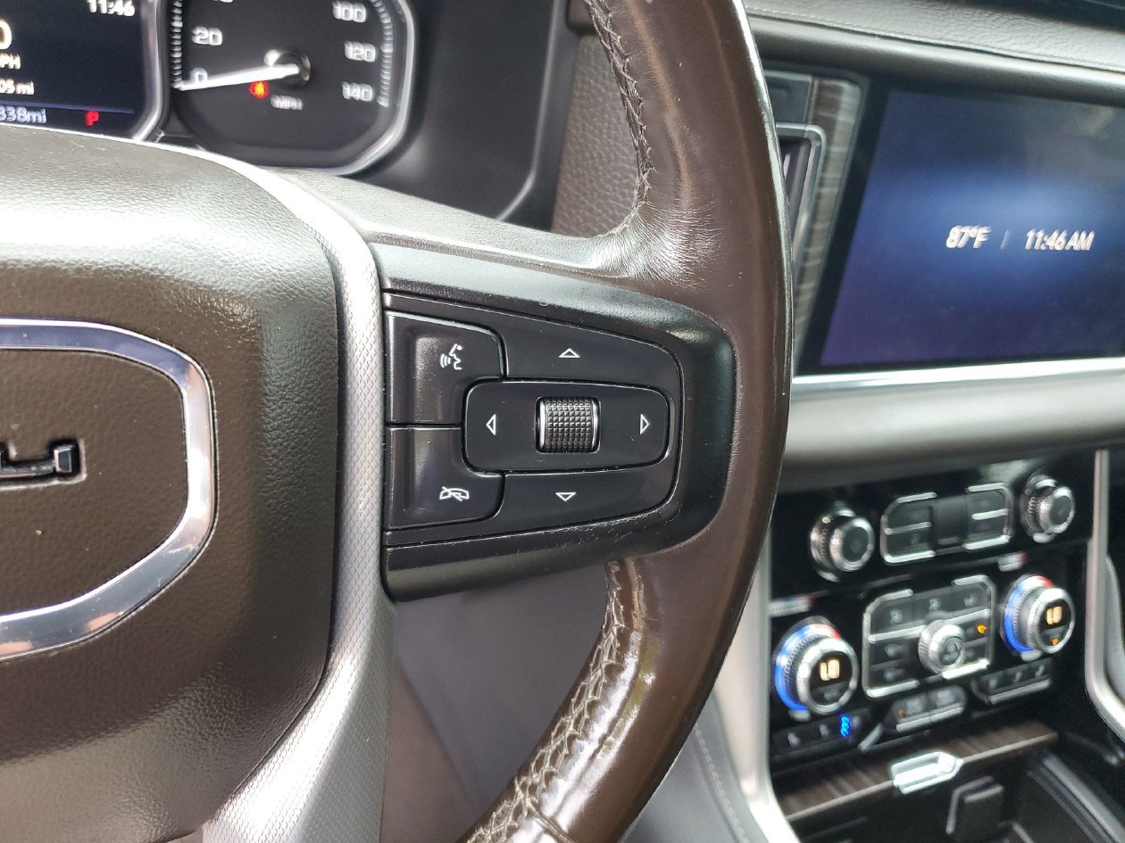 Used 2021 GMC Yukon XL Denali w/ Denali Premium Package AWD/4WD image 27