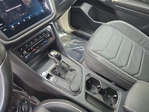 Certified 2024 Volkswagen Tiguan SEL R-Line AWD/4WD image 25
