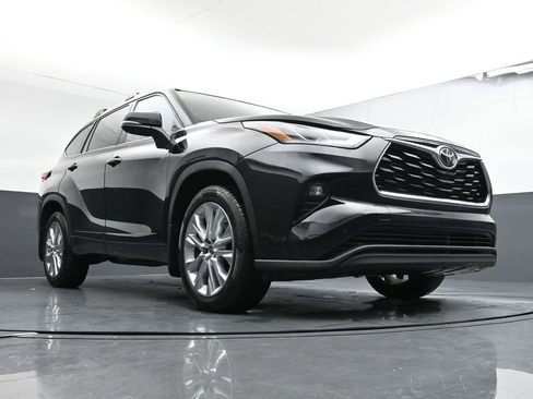 Used 2021 Toyota Highlander Limited image 36