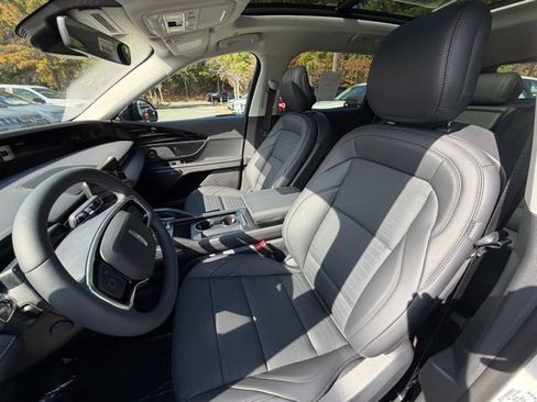 New 2026 Lincoln Nautilus Reserve w/ Jet Appearance Package image 14