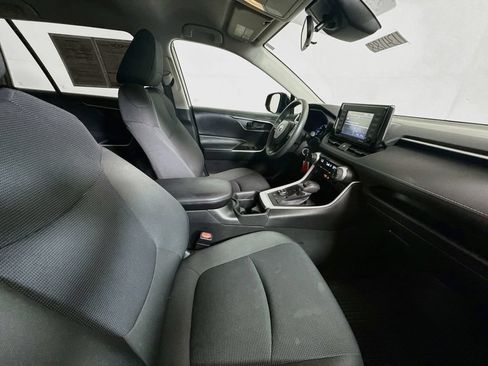 Certified 2021 Toyota RAV4 LE AWD/4WD image 27
