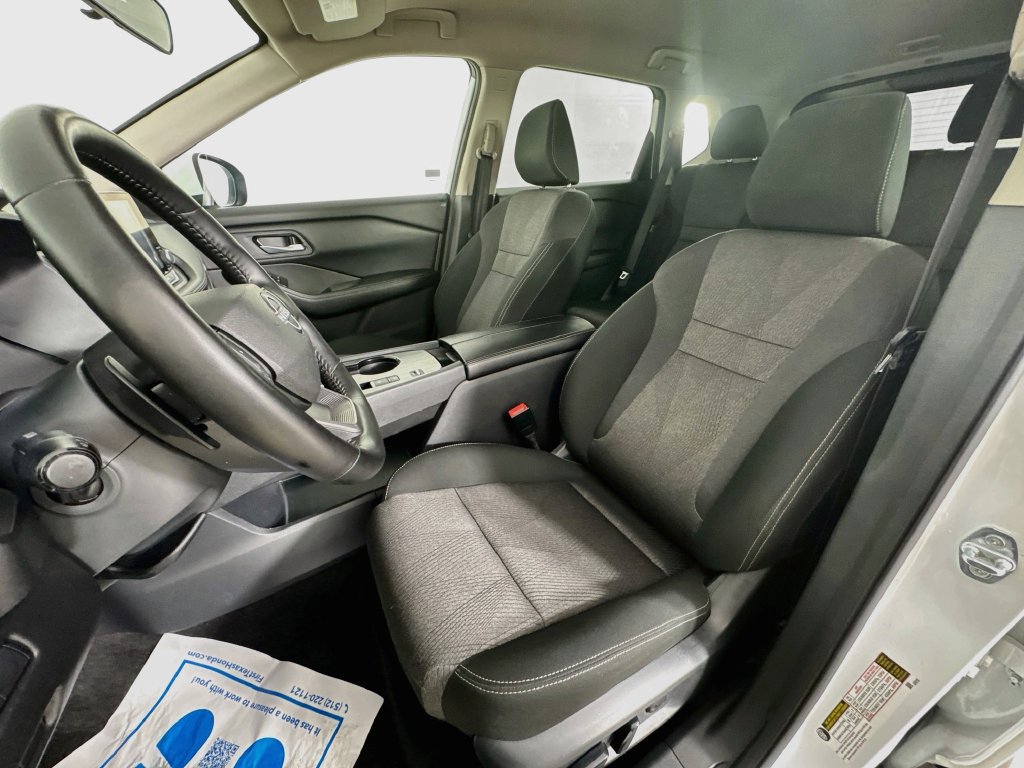Used 2025 Nissan Rogue SV FWD image 26