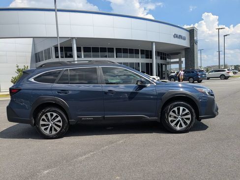 Used 2025 Subaru Outback Premium AWD/4WD image 3
