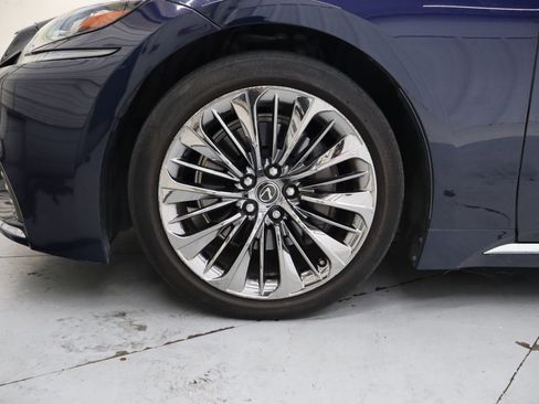 Used 2020 Lexus LS 500 w/ Interior Upgrade Package image 12