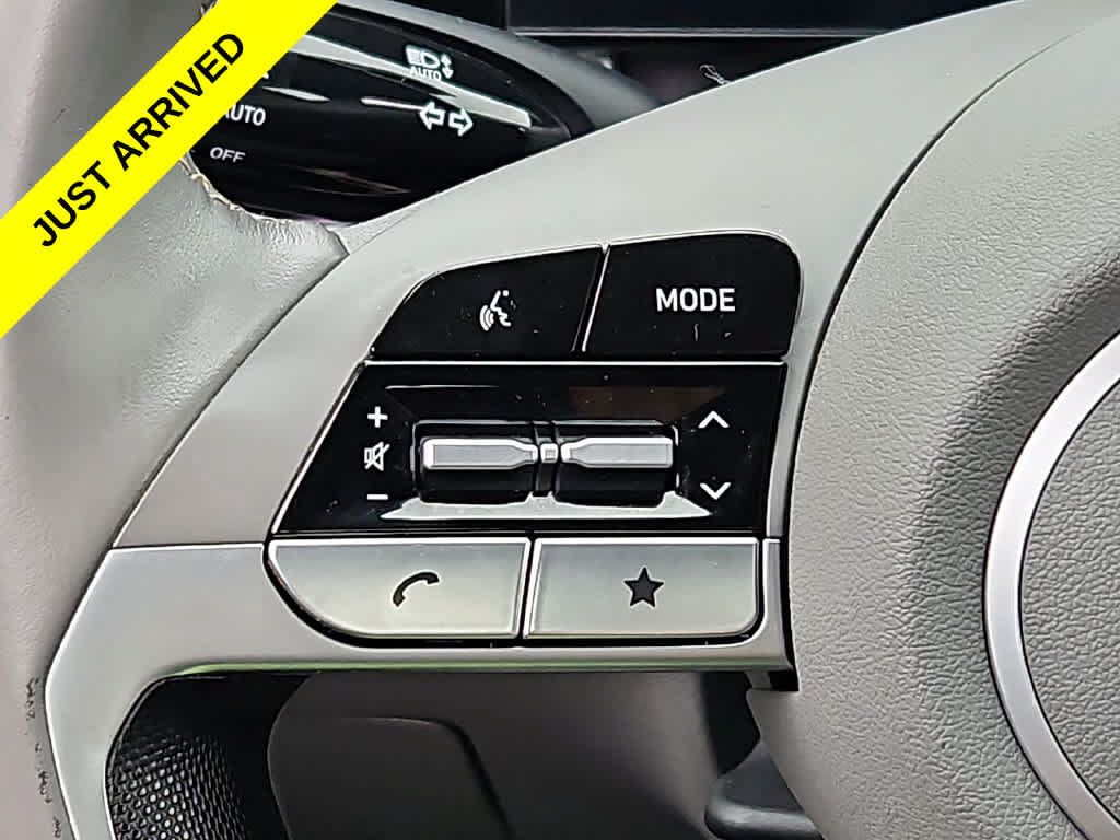 Used 2025 Hyundai Elantra SEL FWD image 21