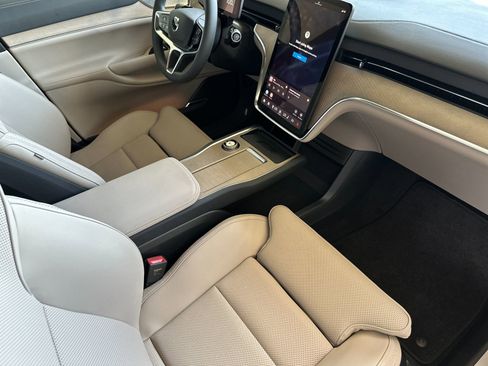 Used 2025 Volvo EX90 Ultra AWD/4WD image 21