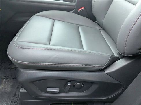 New 2026 Ford Explorer Active w/ Active Comfort Package image 4