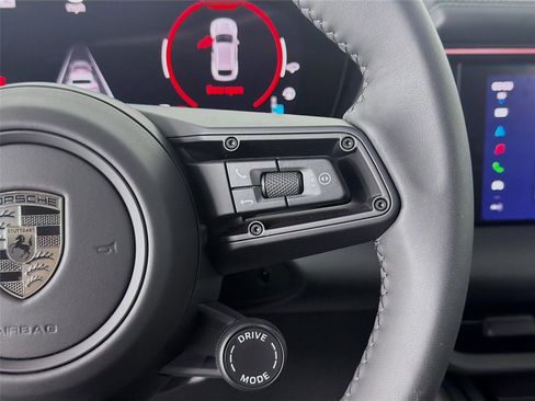 New 2025 Porsche Macan Turbo Electric image 15