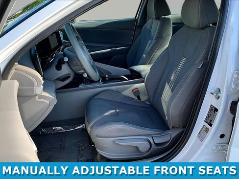 Used 2024 Hyundai Elantra SEL FWD image 21