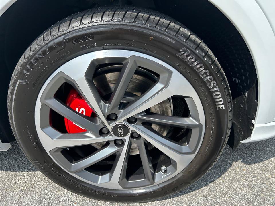 Certified 2026 Audi SQ5 Premium Plus AWD/4WD image 25