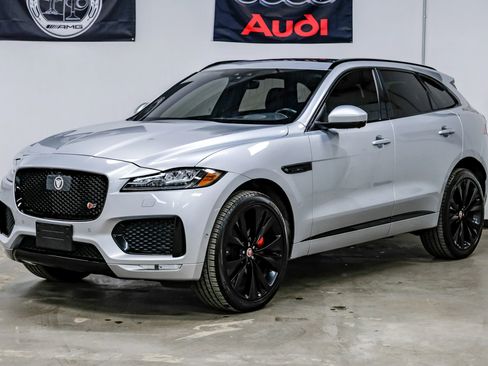Used 2019 Jaguar F-PACE S image 7
