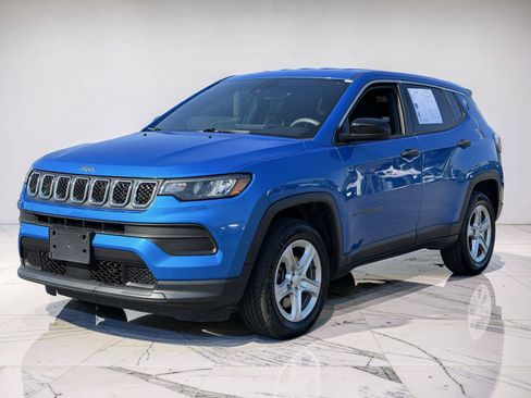 Used 2023 Jeep Compass Sport AWD/4WD image 4