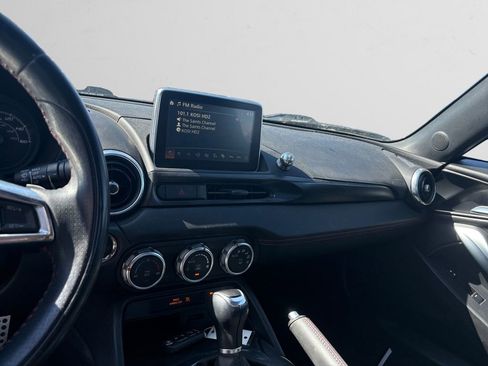 Used 2017 FIAT 124 Spider Abarth RWD image 13