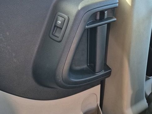 Used 2020 Dodge Grand Caravan SE w/ UConnect Hands-Free Group image 16