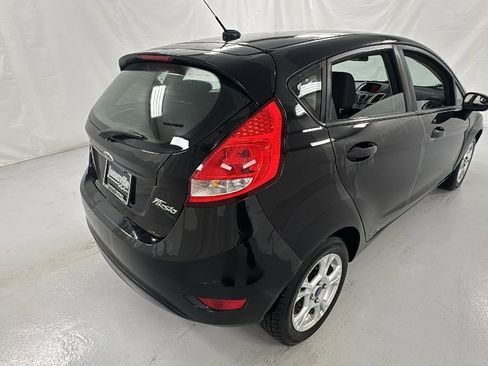 Used 2013 Ford Fiesta SE image 3
