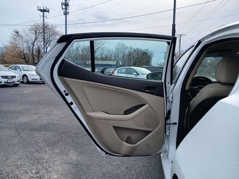 Used 2015 Kia Optima LX image 10