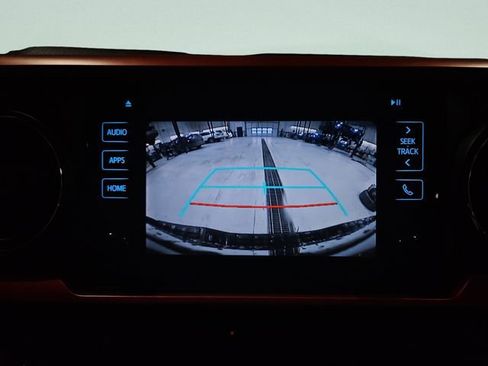 Used 2018 Toyota Tacoma TRD Sport image 24