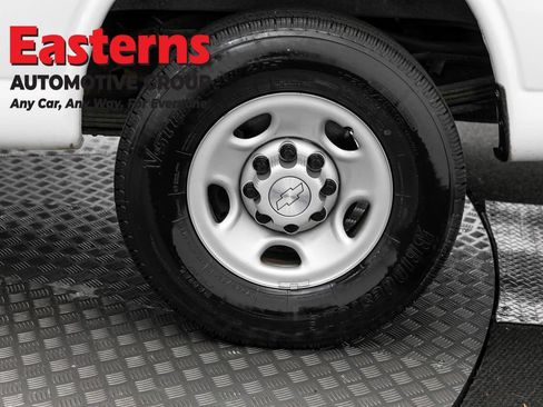 Used 2019 Chevrolet Express 2500 Extended RWD image 29