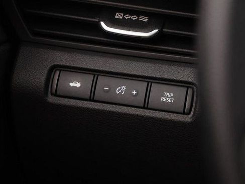 Used 2025 Nissan Altima 2.5 SV image 18