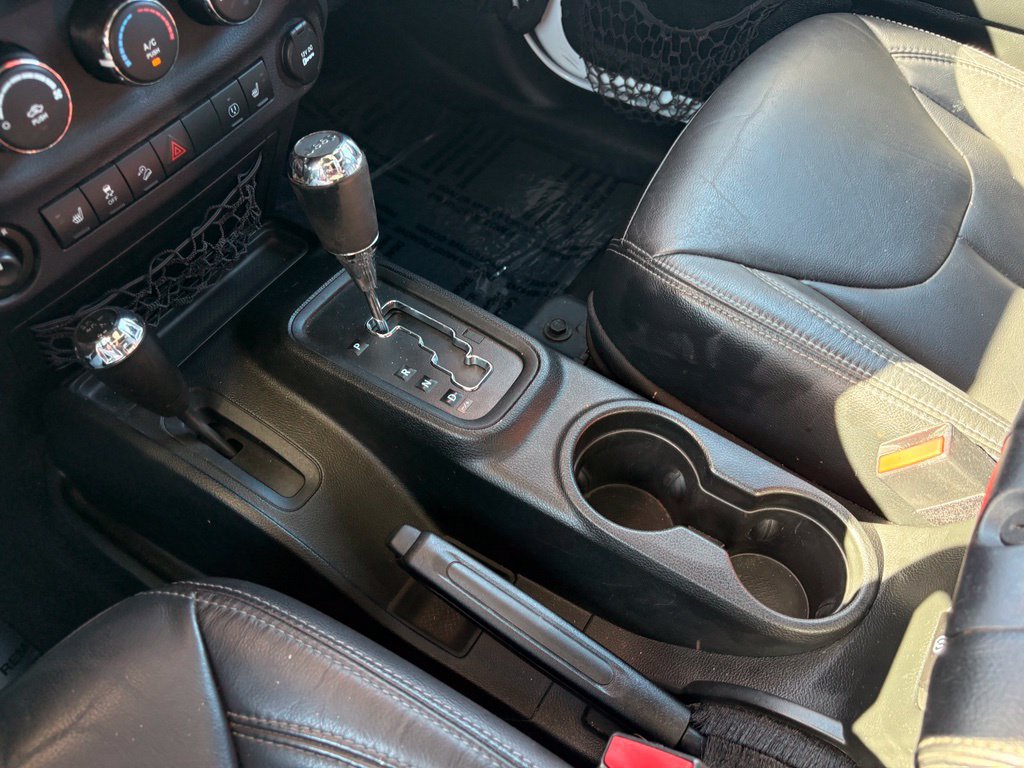 Used 2018 Jeep Wrangler Unlimited Sahara AWD/4WD image 18
