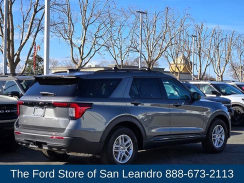 New 2026 Ford Explorer Active image 7