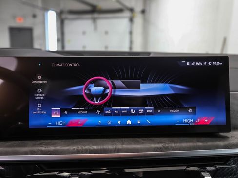 New 2026 BMW X5 xDrive40i w/ Executive Package image 18