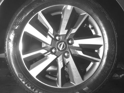 Used 2025 Nissan Versa SV FWD image 15