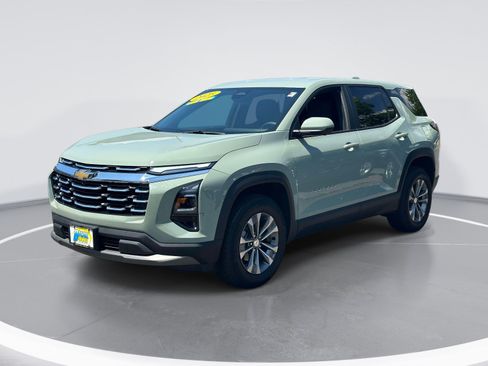 Certified 2025 Chevrolet Equinox LT w/ Safety and Technology Package AWD/4WD image 3