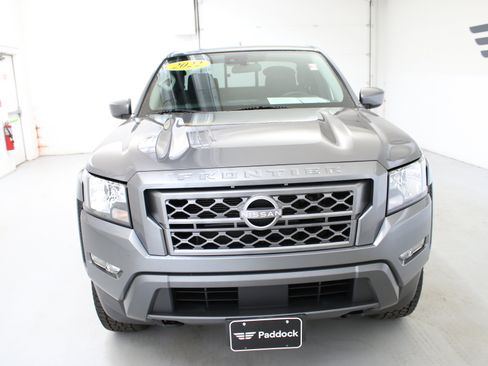 Used 2022 Nissan Frontier SV AWD/4WD image 2