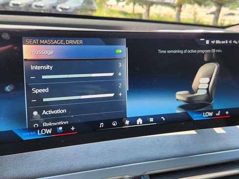 Used 2026 BMW iX xDrive60 w/ M Sport Package AWD/4WD image 25