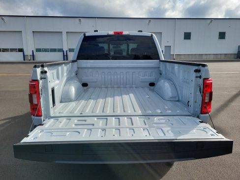 Certified 2022 Ford F150 XLT w/ Equipment Group 302A High image 9