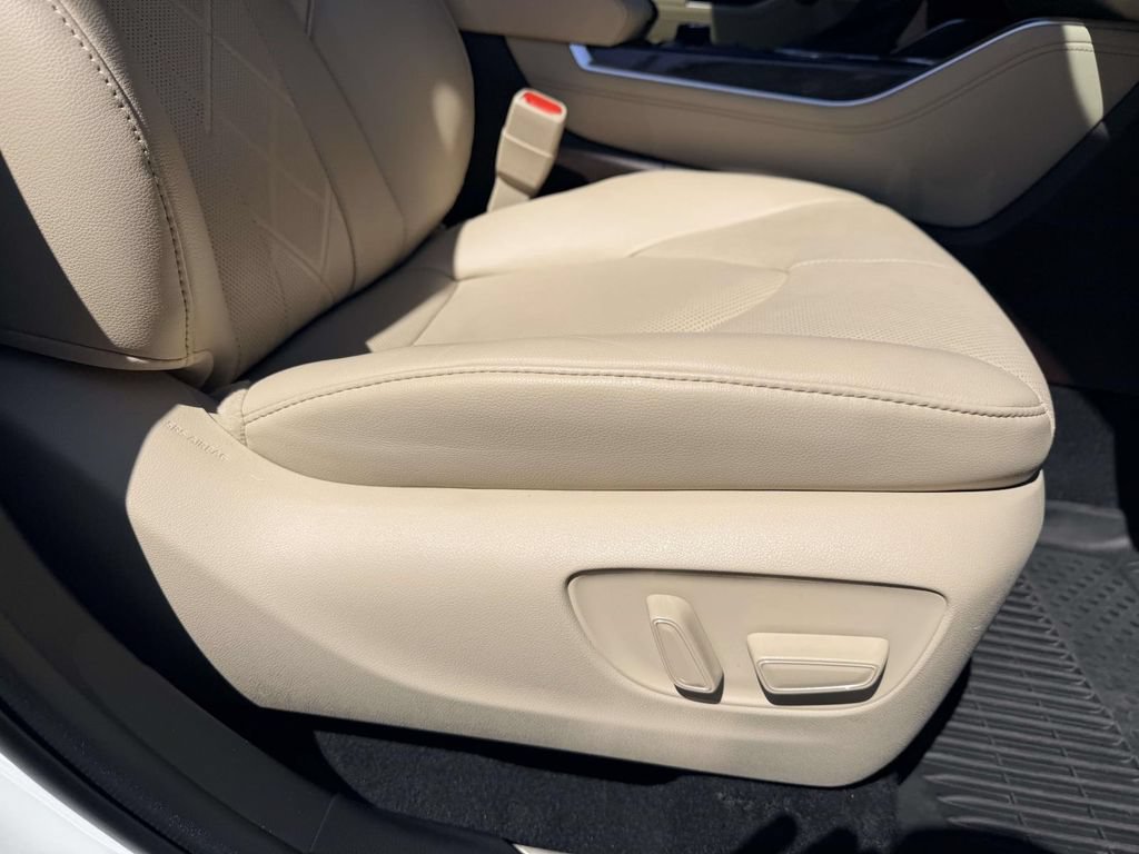 Used 2022 Toyota Highlander Platinum AWD/4WD image 12