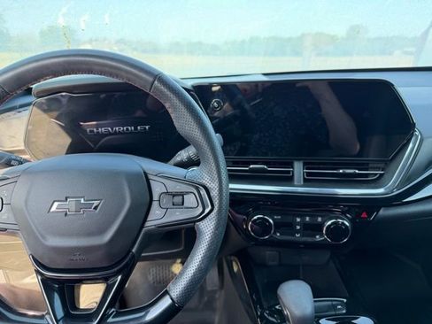 Used 2025 Chevrolet Trax RS w/ Driver Confidence Package image 5