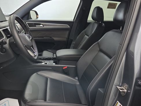 Used 2023 Volkswagen Atlas Cross Sport SE image 10