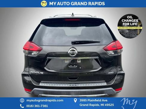 Used 2017 Nissan Rogue S w/ Appearance Package AWD/4WD image 5