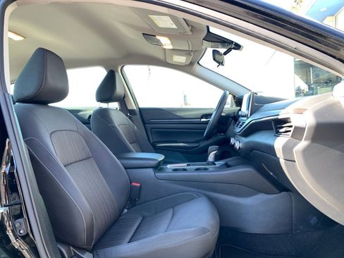 Used 2025 Nissan Altima 2.5 SV image 36