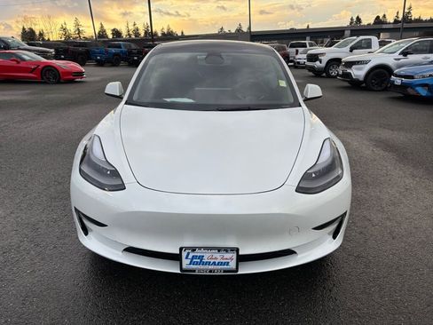 Used 2023 Tesla Model 3 Standard Range image 2